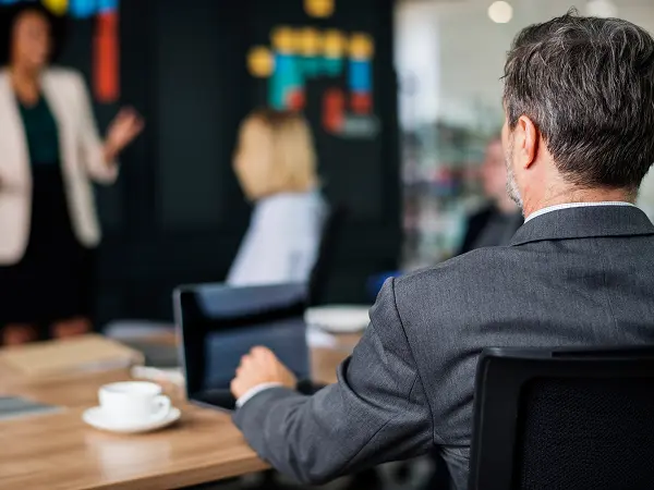 TuDirector-intro-bg-1